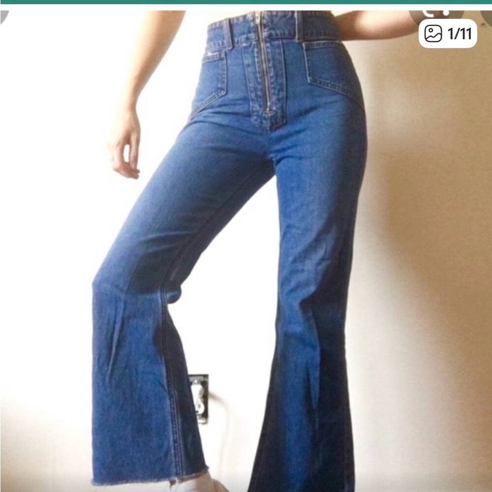 REFORMATION Cher Jean in Ellis Wash Flare and Wide Leg Raw Hem Size 29